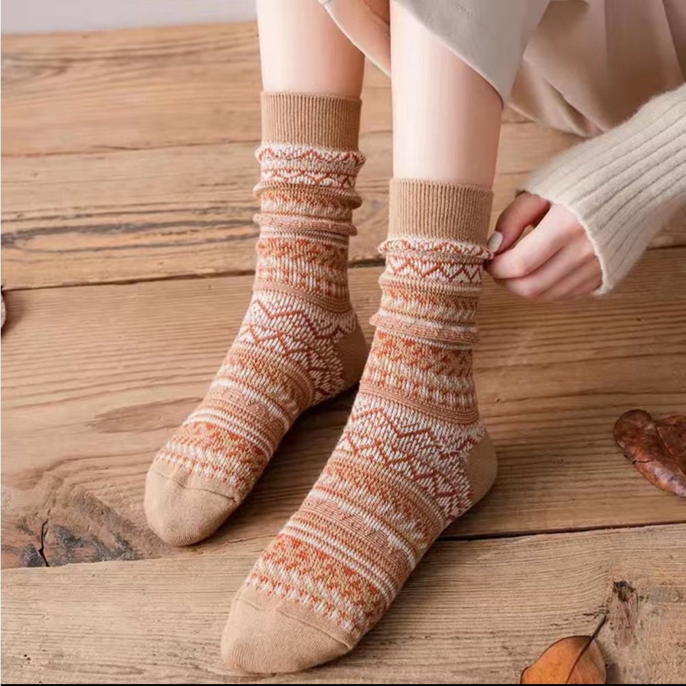 Women’s Patterned Tube Socks 5 Pairs - Picture 4 of 10
